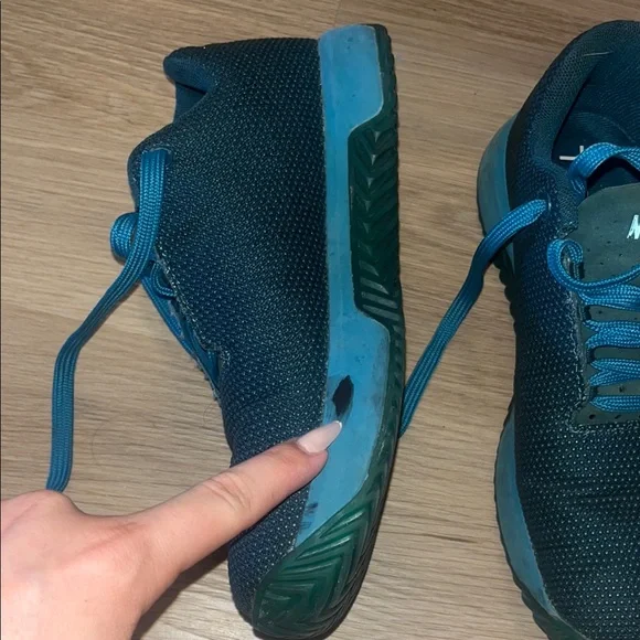 NOBULL Black and Blue Athletic Shoes with Streamlined Design 8 Womens - Picture 4 of 9